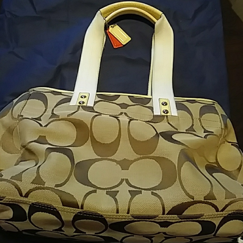 Purse - Picture 2 of 4